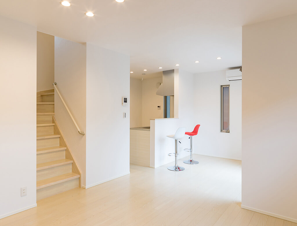 経験豊富なスタッフが事業用オフィスや貸店舗、テナント、事業用地などを中心に幅広くご提案いたします。 | REJ株式会社